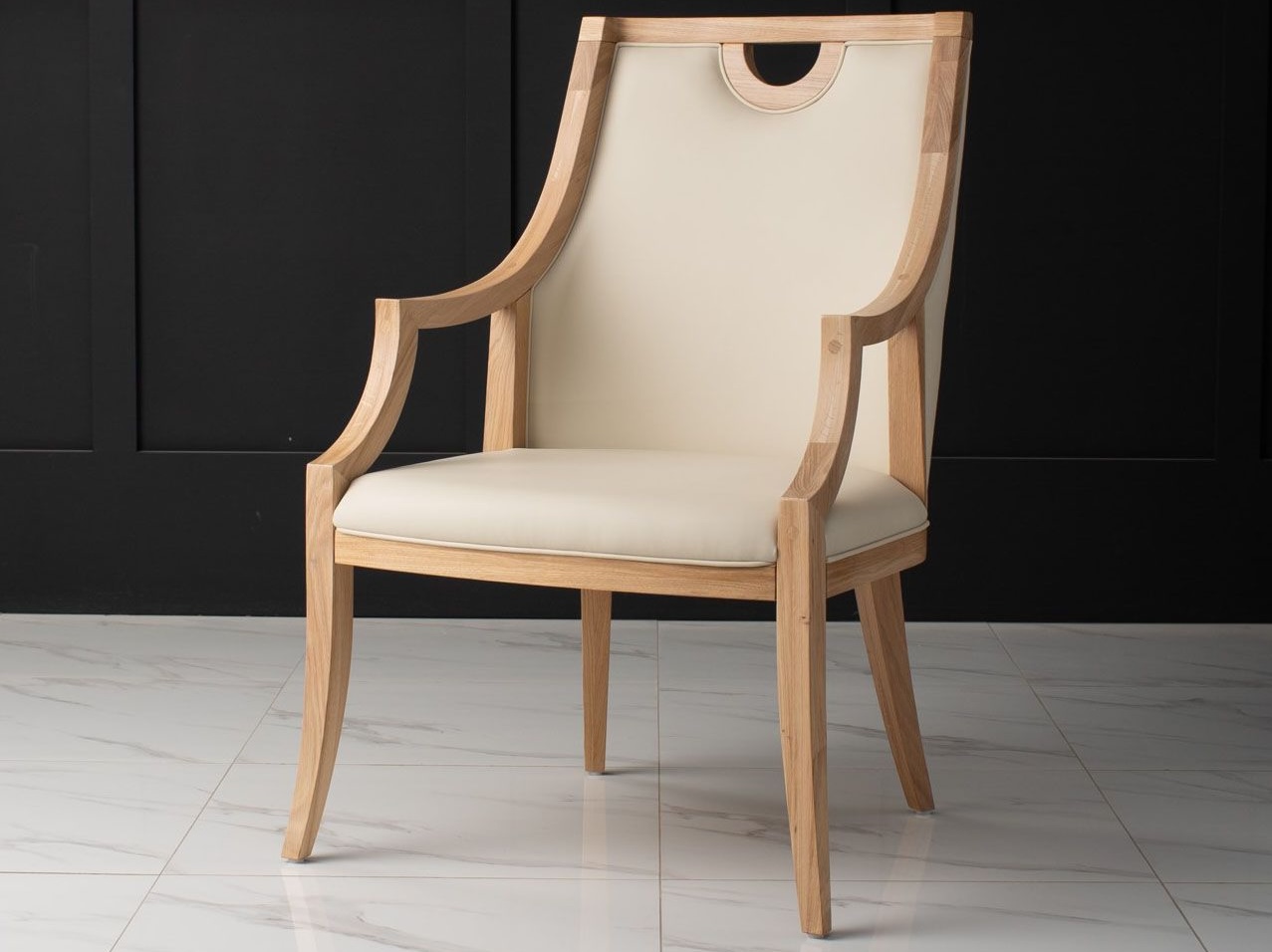 Рабочее кресло для дома: сетка, ткань или кожа — сравнение по комфорту