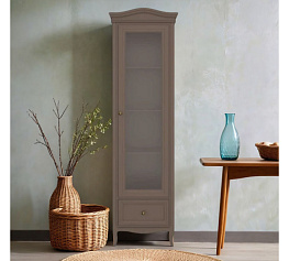 Фото Витрина Majessa с зеркалом